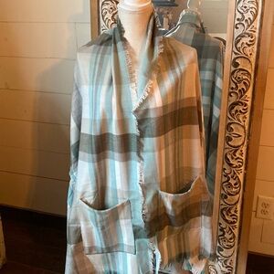 BNWT GRACE AND LACE WRAP